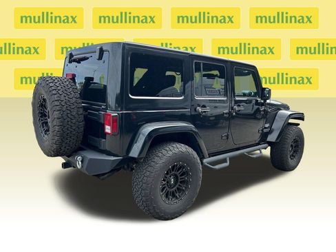 Used 2015 Jeep Wrangler Unlimited Sahara AWD/4WD image 2