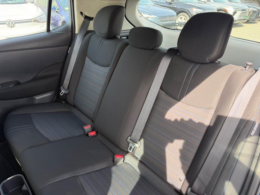 Used 2025 Nissan Leaf S FWD image 36
