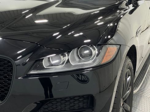 Used 2019 Jaguar F-PACE Prestige image 31