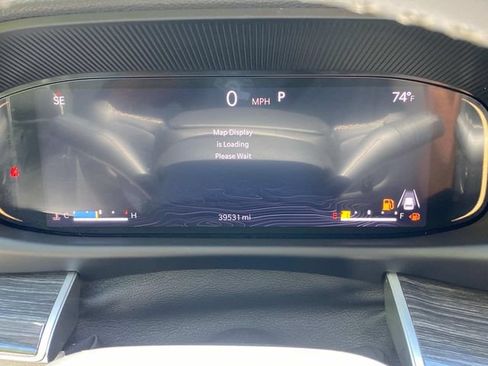 Used 2022 Jeep Wagoneer Series III w/ Premium Group I AWD/4WD image 18
