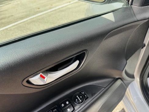 Used 2018 Kia Rio S FWD image 32