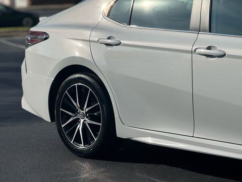 Used 2024 Toyota Camry SE image 7