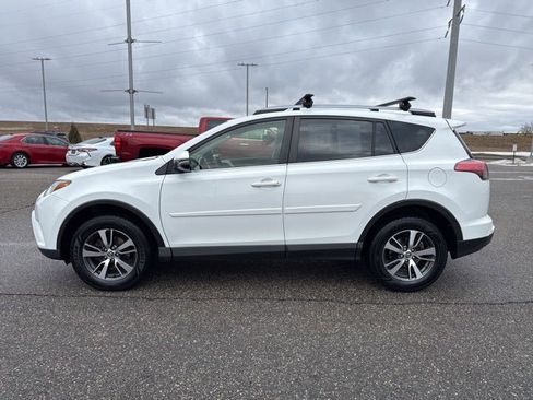 Used 2018 Toyota RAV4 XLE image 7