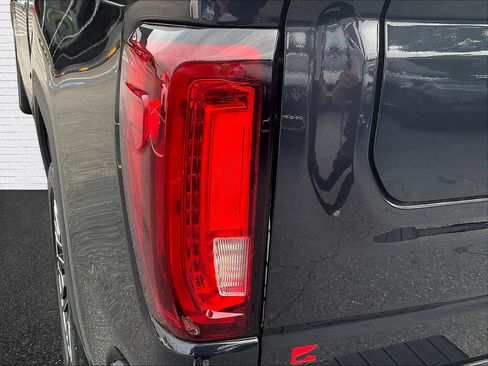Used 2022 GMC Sierra 1500 Denali Ultimate AWD/4WD image 23