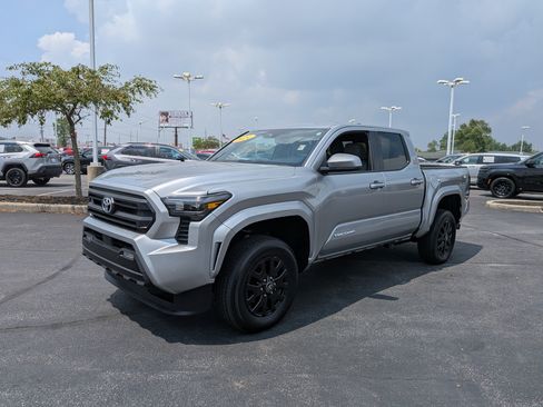 Certified 2024 Toyota Tacoma SR5 AWD/4WD image 4