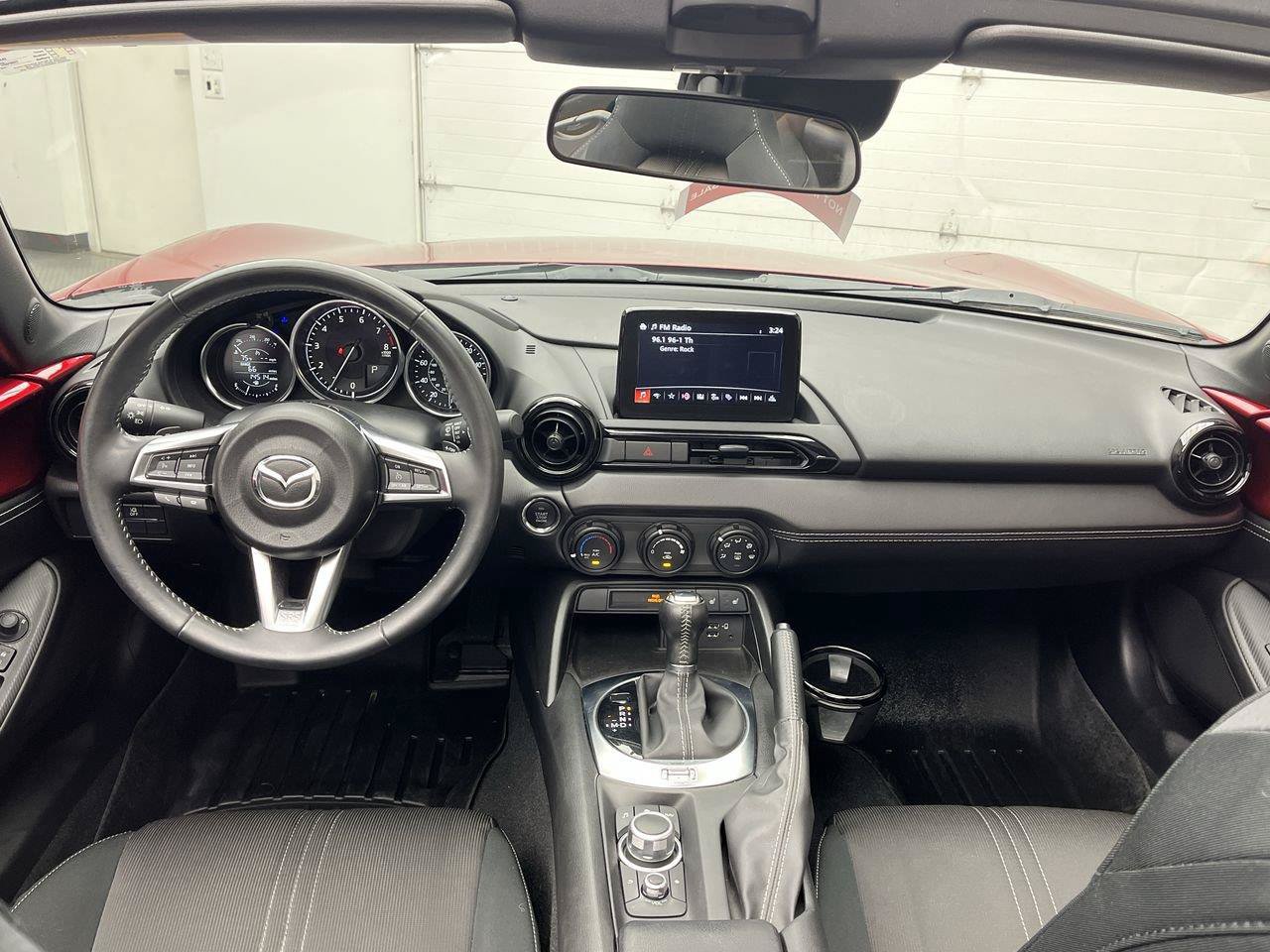 Used 2021 MAZDA MX-5 Miata Club RWD image 4