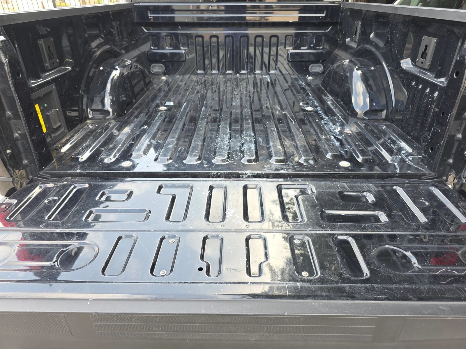 Used 2023 Ford F150 Lightning XLT AWD/4WD image 40