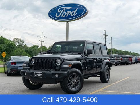 Used 2024 Jeep Wrangler Unlimited Sport AWD/4WD image 2