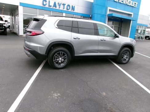 Used 2025 GMC Acadia Elevation image 3