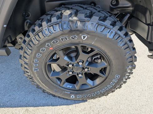 Used 2021 Jeep Wrangler Unlimited Willys image 9