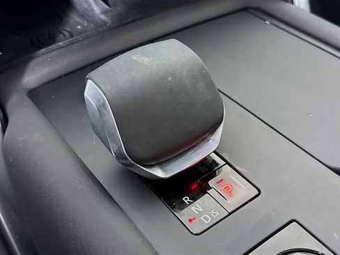 Used 2025 Land Rover Discovery S AWD/4WD image 19