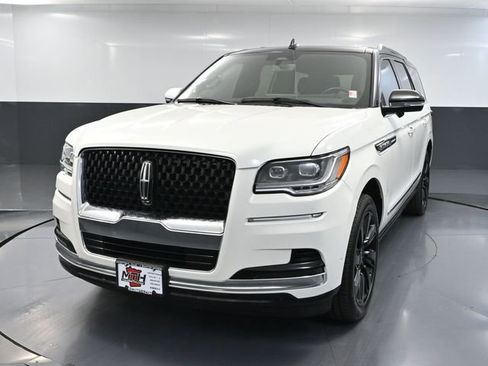 Used 2022 Lincoln Navigator Black Label AWD/4WD image 13