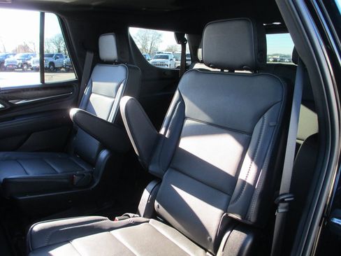 Used 2021 GMC Yukon Denali w/ Denali Premium Package image 22