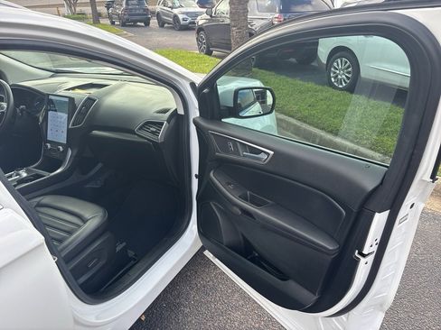 Used 2022 Ford Edge SEL w/ Convenience Package image 13