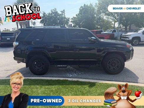Used 2021 Toyota 4Runner SR5 Premium w/ Moonroof Package AWD/4WD image 3