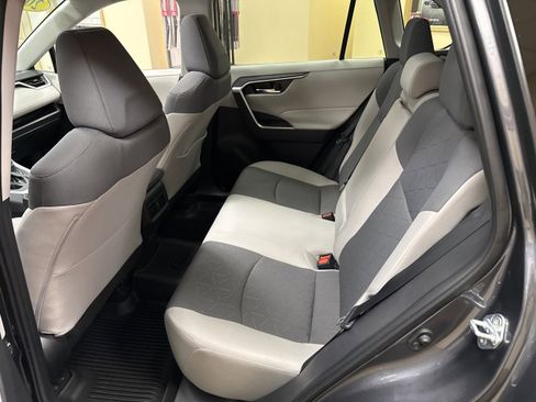 Used 2022 Toyota RAV4 XLE w/ Convenience Package image 26