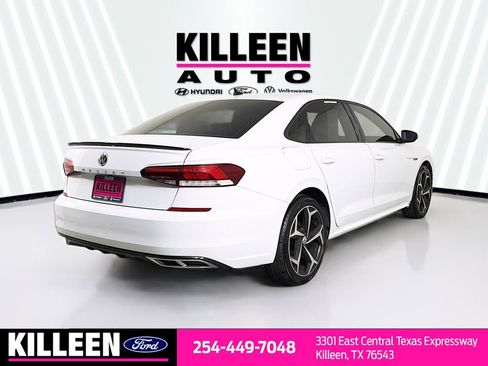 Used 2022 Volkswagen Passat 2.0T R-Line image 8