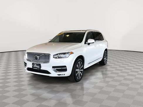 Used 2025 Volvo XC90 B6 Plus image 5