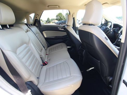 Used 2024 Ford Edge SEL AWD/4WD image 9