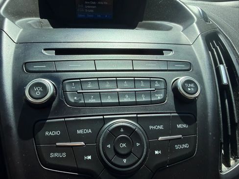 Used 2017 Ford Escape SE AWD/4WD image 20