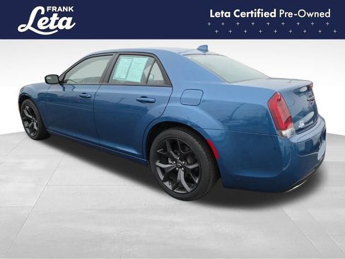 Used 2023 Chrysler 300 Touring w/ Sport Appearance Package image 6