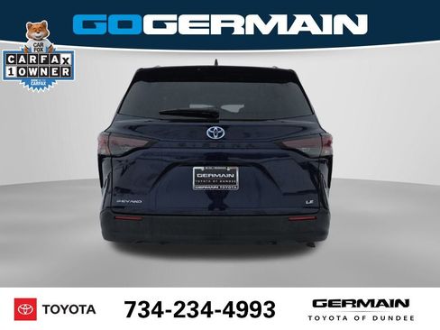 Used 2025 Toyota Sienna LE image 9