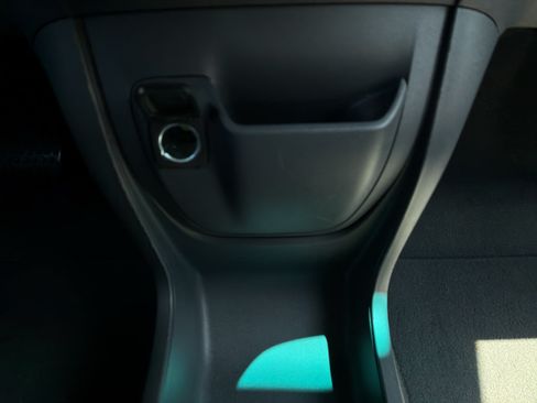 Used 2021 Chevrolet Bolt Premier w/ Infotainment Package FWD image 34