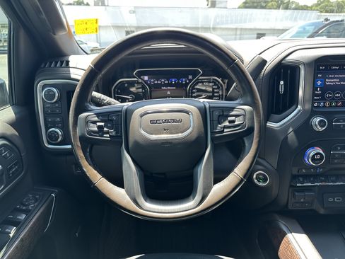 Used 2020 GMC Sierra 2500 Denali w/ Denali Ultimate Package AWD/4WD image 17