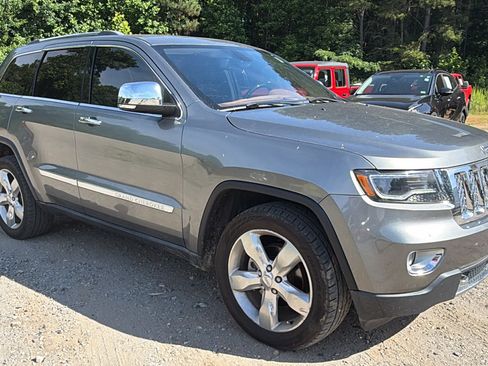 Used 2012 Jeep Grand Cherokee Overland Summit RWD image 5