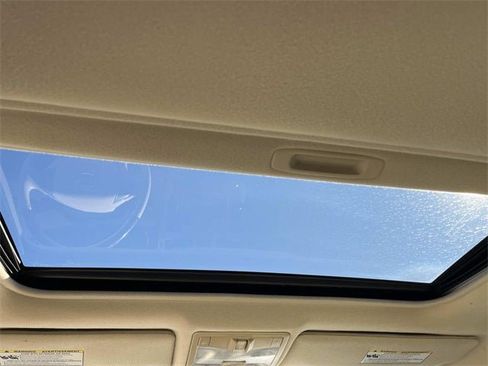 Used 2011 Toyota Avalon Limited image 16