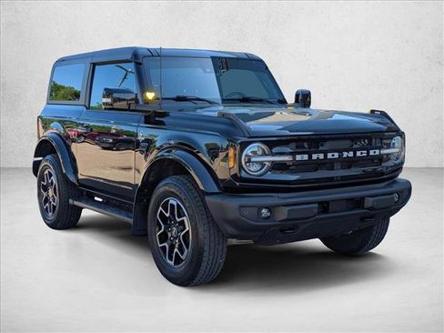 Used 2022 Ford Bronco Outer Banks AWD/4WD image 3