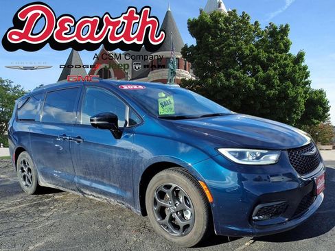 Used 2024 Chrysler Pacifica Premium image 1