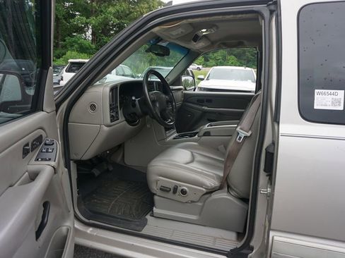 Used 2006 Chevrolet Silverado 1500 LT w/ Onstar Plus Package RWD image 2