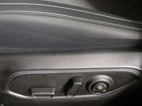 Used 2025 Jeep Grand Cherokee Laredo RWD image 23