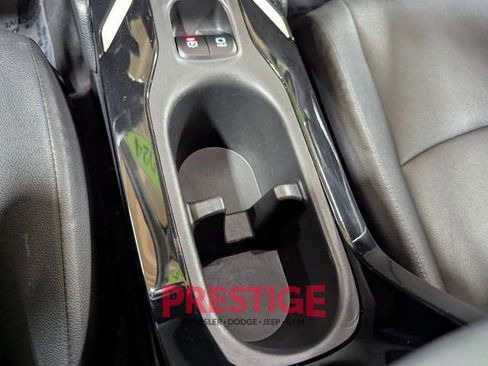 Used 2024 Toyota Corolla Cross XLE image 22