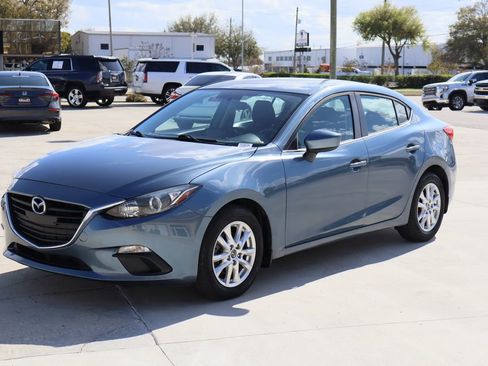 Used 2016 MAZDA MAZDA3 i Sport w/ Preferred Equipment Package image 4