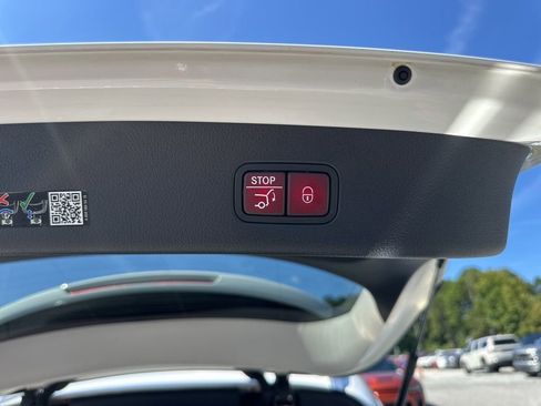 Used 2023 Mercedes-Benz GLC 300 4MATIC image 29