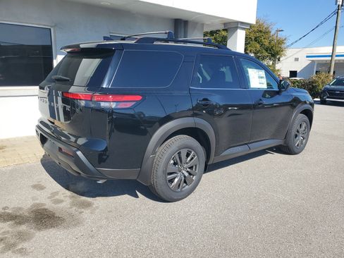 New 2026 Nissan Pathfinder SV image 3