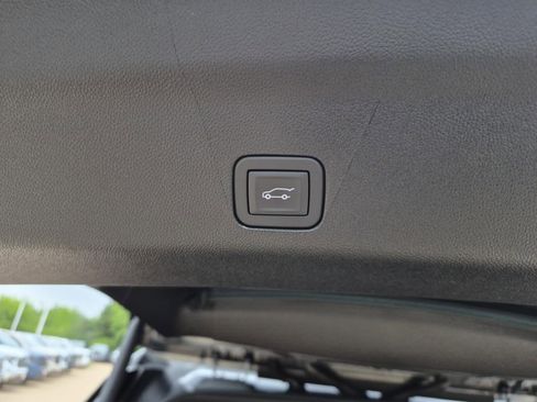 New 2026 GMC Yukon Denali Ultimate w/ LPO, Floor Liner Package image 8