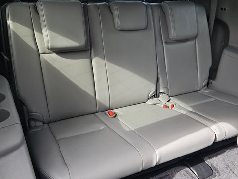 Used 2015 Toyota Highlander Limited Platinum AWD/4WD image 30