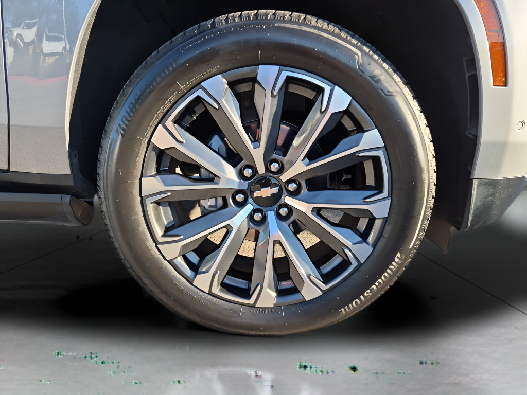 Used 2025 Chevrolet Tahoe High Country RWD image 13