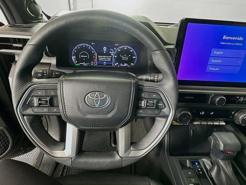 Certified 2025 Toyota 4Runner TRD Off-Road Premium AWD/4WD image 11