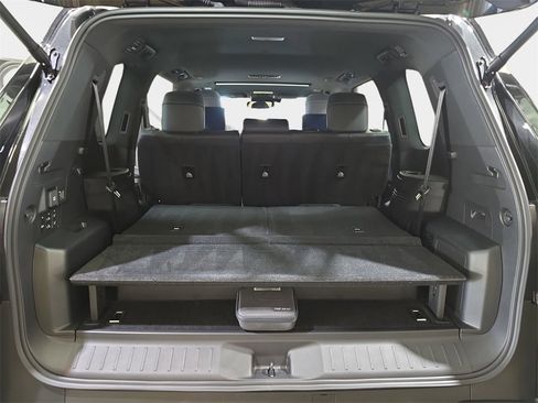 Certified 2025 Lexus LX 700h Luxury image 12