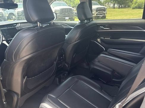 Used 2022 Jeep Grand Cherokee L Limited AWD/4WD image 12