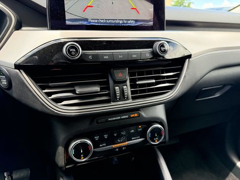 Used 2022 Ford Escape SE FWD image 23