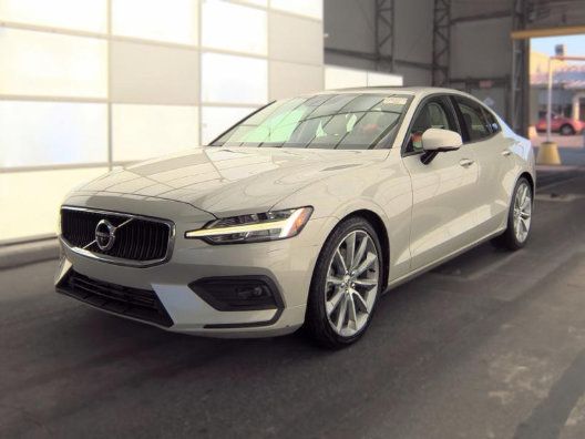 Used 2021 Volvo S60 T5 Momentum w/ Advanced Package FWD image 1