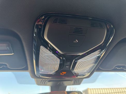 Used 2021 BMW X6 M50i w/ Executive Package image 23