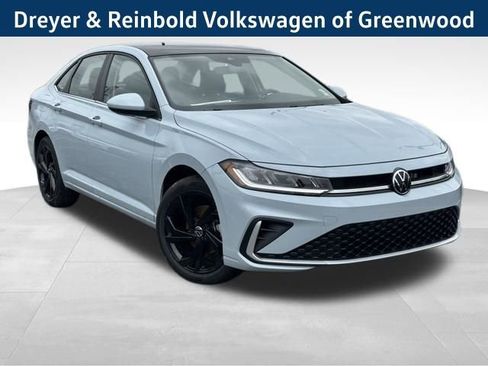 New 2026 Volkswagen Jetta SE image 1