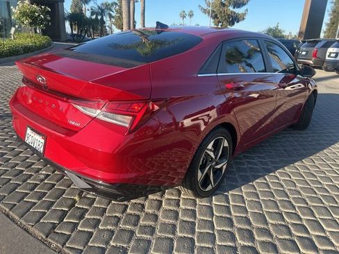 Used 2023 Hyundai Elantra Limited image 4