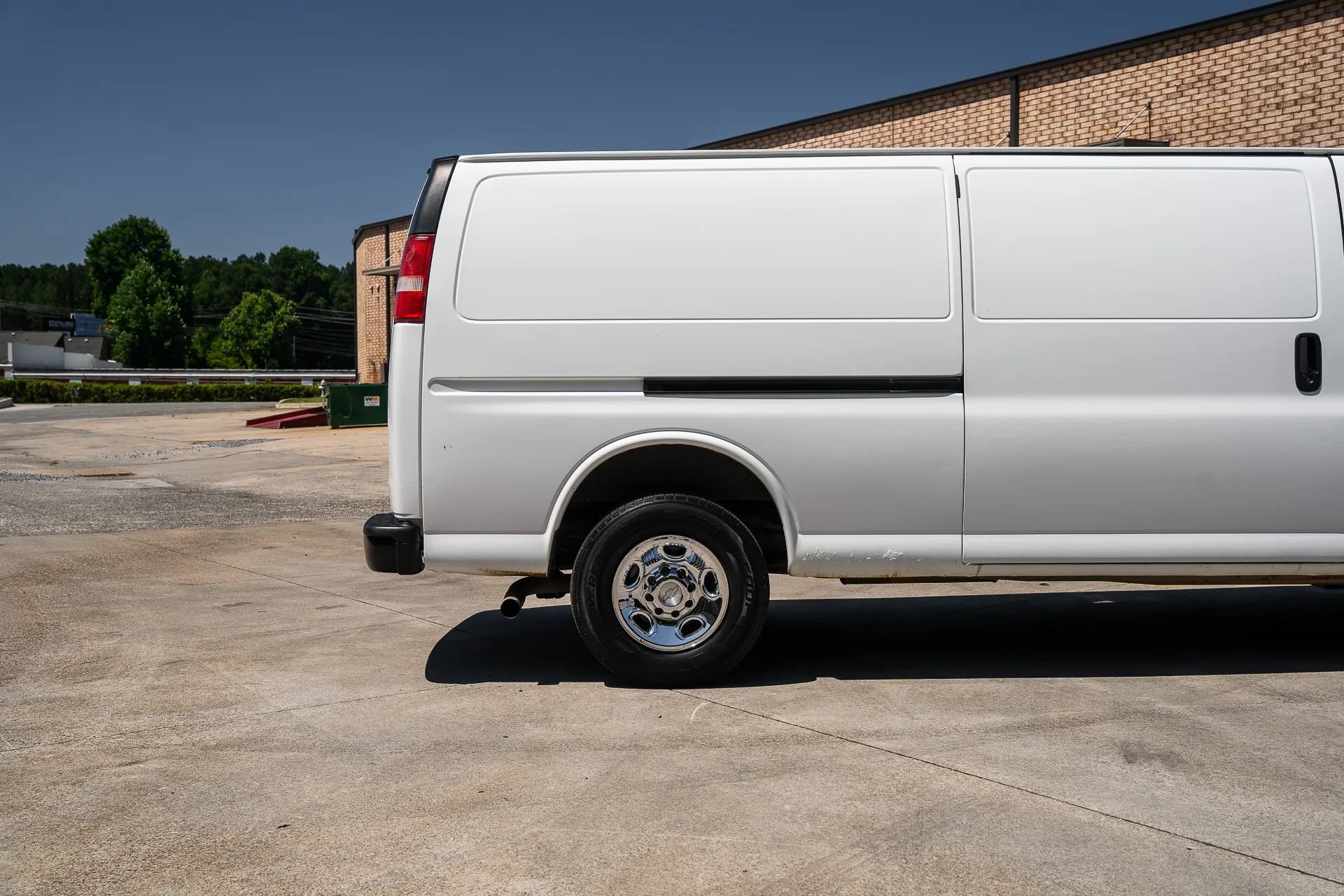Used 2016 Chevrolet Express 2500 Extended RWD image 11